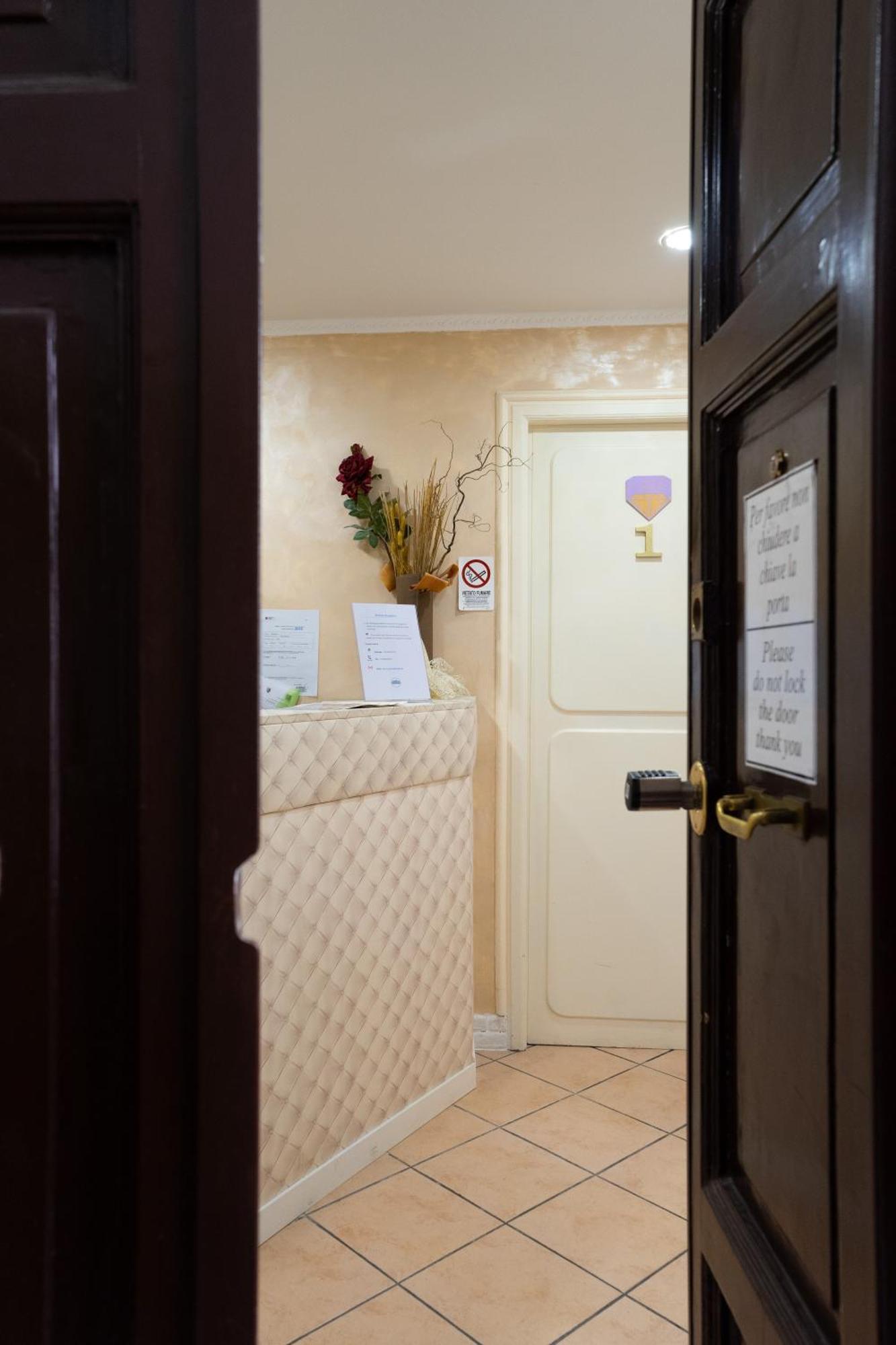 Bed and Breakfast Domus Premuda Рим Экстерьер фото